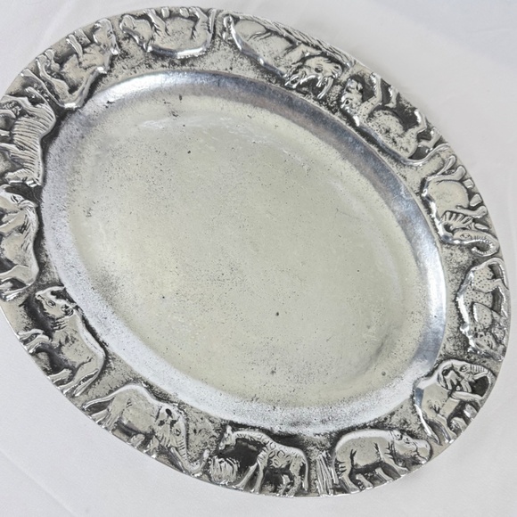 Oval African Animals Platter Heavy Cast Aluminum 11 X 9.5 inch Excellent Gift - Picture 14 of 14
